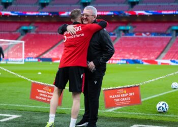 “Kombëtarja jonë ka cilësi dhe zemër”, Armand Duka para sfidës me Anglinë: Të realizojmë një ëndërr!