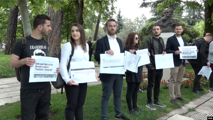 VOA: Raporti vjetor, gazetarët shqiptarë nën presione dhe pengesa të mëdha