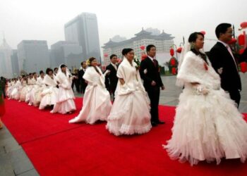 E pazakontë! Kjo kompani iu dërgoj letër punonjësve: “Martohuni deri më 30 shtator, ose do të pushoheni nga puna