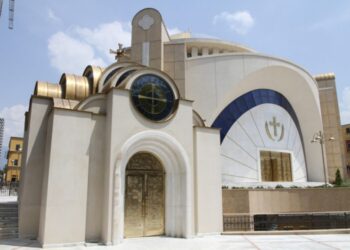 Kisha Ortodokse zgjedh sot Kryepeshkopin e ri, amaneti i Janullatosit: Ta drejtojë një klerik shqiptar!