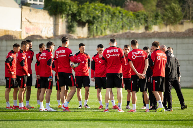 Gëzim te Kombëtarja para Anglisë, dy lojtarët kuqezi festojnë sot ditëlinndjen