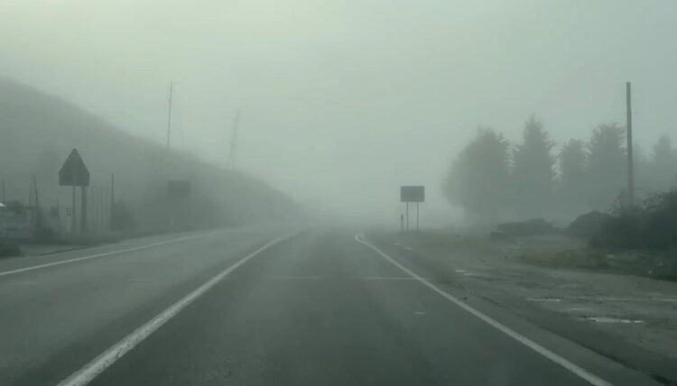 Mjegulla e dendur mbulon jug-lindjen e vendit