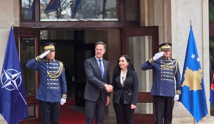 Kreu i NATO-s nis takimet në Kosovë, pritet nga presidentja Osmani