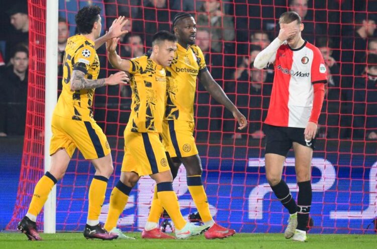 Champions/ Interi fitore në Holandë me Asllanin si protagonist