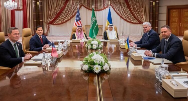 9 orë bisedime me SHBA, Ukraina gati të pranojë armëpushim të përkohshëm