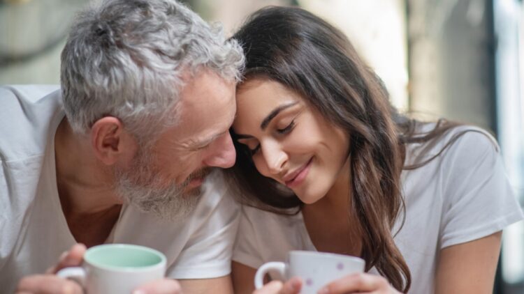 Me cilën shenjë të horoskopit nuk duhet të dilni kurrë, sipas një astrologu?