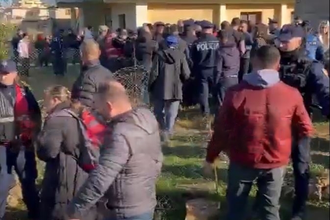 Ndërtimi i ujësjellësit Tragjas-Himarë/ Banorët në protestë, përplasen me policinë