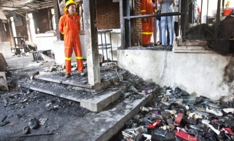 “Ngjarje e përsëritur në diskotekat e botës”/ Media britanike: Ja 20 zjarret më vdekjeprurëse në klubet e natës