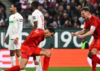 Bayern përmbys 1-3 Augsburgun, festa prishet nga dëmtimi i ‘Bambit’ – Video