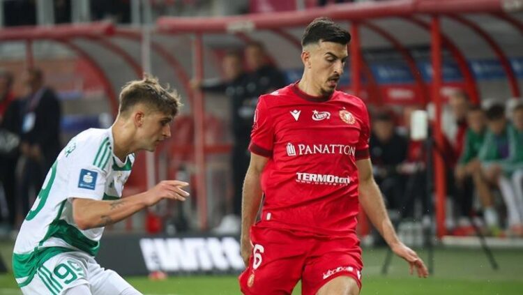 VIDEO/ Juljan Shehu magjeps në Poloni, shënon supergol