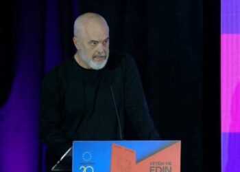 “Gratë i kam dobësi”/ Rama ofendon sërish burrat shqiptarë: Janë çyrykë