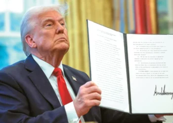 Nesër nis “lufta” e Trump ndaj aleatëve; Europa kërcënon me kundërpërgjigje, Britania pranon disfatën!