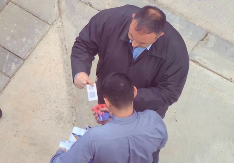 “SPAK ta hetojë”, aktivisti denoncon ministrin e Brendshëm: Transporton fletushka të PS me makinën e shtetit