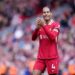 Van Dijk rinovon me Liverpool-in, bëhet mbrojtësi më i paguar në Evropë