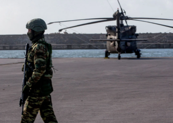 Greqia në alarm! Kapet “piktori”, spiun i mafias dhe Rusisë, po fotografonte bazën e NATO-s