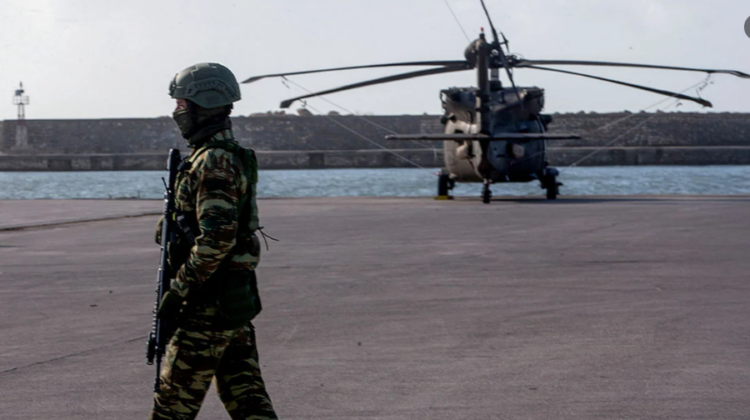 Greqia në alarm! Kapet “piktori”, spiun i mafias dhe Rusisë, po fotografonte bazën e NATO-s