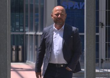 Xhelal Mziu dhe nipi i tij dyshohet se kanë rrahur një person pas takimit elektoral /Procedohen