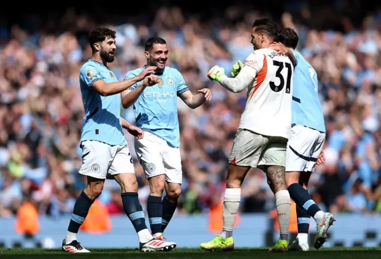 Manchester City fiton me përmbysje dhe “flirton” me zonën Champions