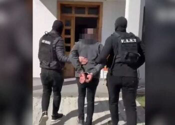 Kapet në Durrës kreu i një organizate për trafikim të qenieve njerëzore në Itali