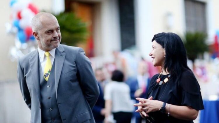 Rama batuta me qytetarët: Në ekran dukem i zymtë por…