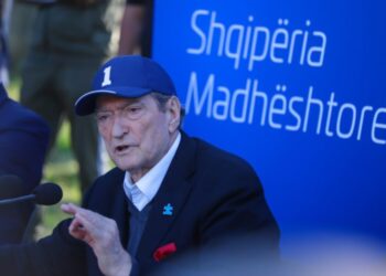 Berisha: Fondet e BE për fermerët i vodhi Rama, pas skandalit ministren e bëri këshilltare