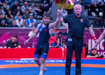 Abakarov shkëlqen përsëri, i dhuron një medalje tjetër Shqipërisë