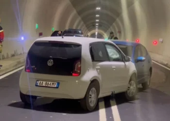 Aksident brenda tunelit të Murrizit në rrugën e Arbrit, plagosen disa persona