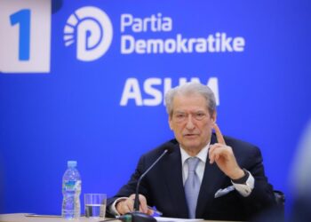 “Shëndetësia si e viteve 60″/ Berisha: Do dyfishojmë pagat e mjekëve, lista e barnave si e Italisë