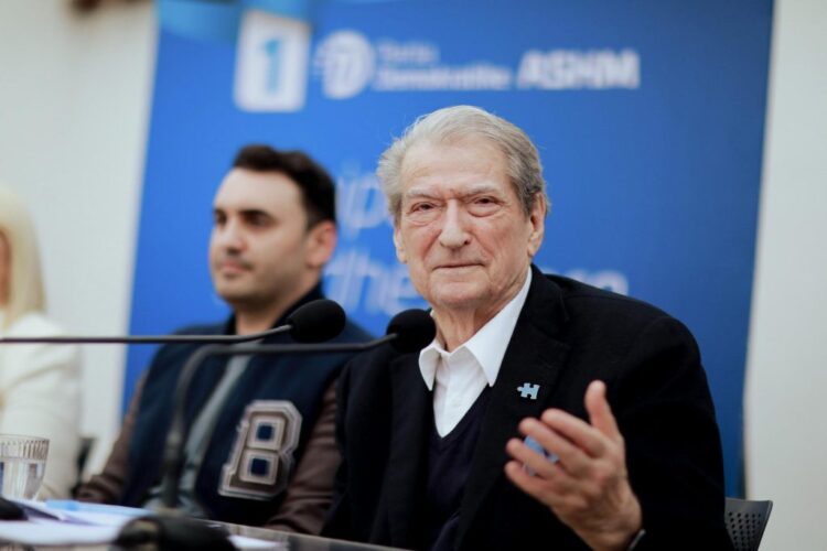 Berisha thirrje diasporës: Votoni ndryshimin për tu ndarë nga e keqja që po zbraz Shqipërinë