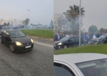 VIDEO/ Mitingu i demokratëve në Fier, mbështetësit e presin Berishën rreth 10 km para