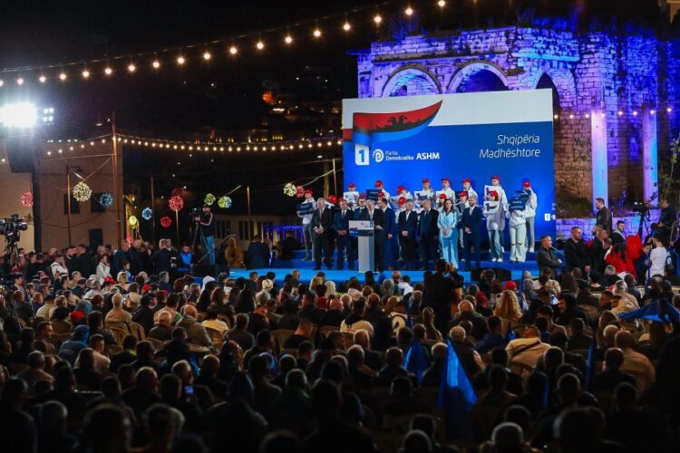 Luksi i qeverisë Rama/ Berisha: Kontot e tyre bankare, vilat dhe hotelet do t’u konfiskohen, kudo që të jenë