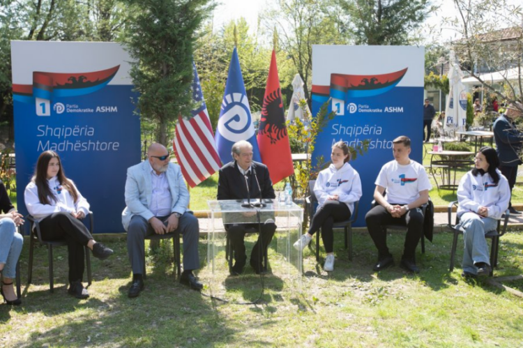 Berisha apel të rinjve: Jepni kontributin tuaj për të rrëzuar diktaturën e Ramës