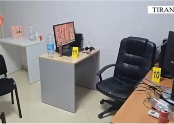 Mashtronin të huajt/ Goditet “call center” në Tiranë, një në pranga dhe disa të proceduar