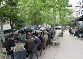 Zgjedhjet e 11 majit/ Dhurata Çupi takime në Astir: Mijëra banorë pa asnjë shkollë