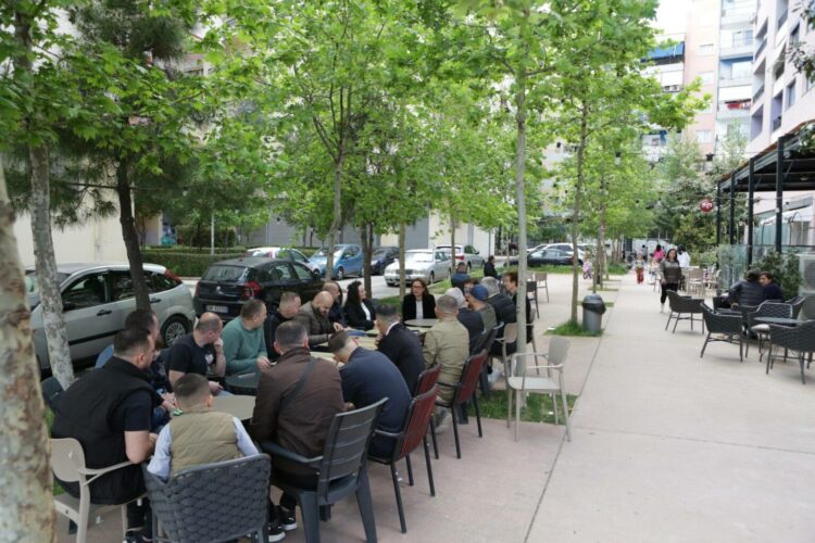 Zgjedhjet e 11 majit/ Dhurata Çupi takime në Astir: Mijëra banorë pa asnjë shkollë