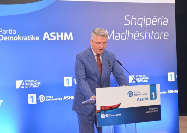 “Shkatërruan familjen shqiptare”, Gjekmarkaj: Në Evropë nuk shkohet me korrupsion dhe ahengje