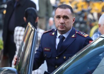 Ilir Proda ‘shkrin’ një komisariat të tërë në Tiranë pasi i arrestuan mikun