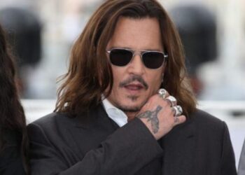 FOTO/ Johnny Depp nuk njihet, aktori i famshëm transformohet