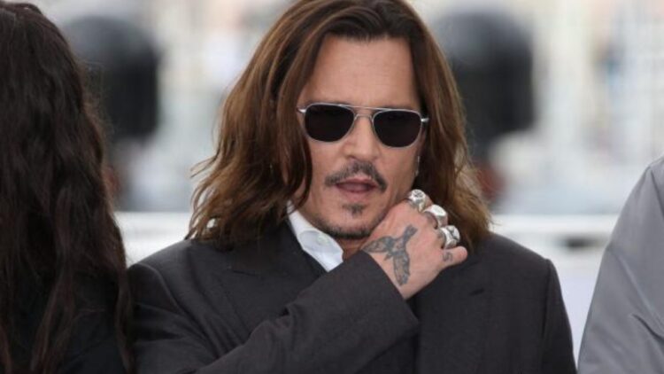 FOTO/ Johnny Depp nuk njihet, aktori i famshëm transformohet