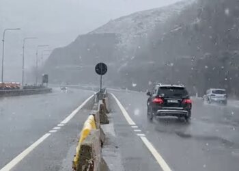 Kukësi përfshihet nga moti i keq/ Reshje shiu, dëborë dhe ulje temperaturash