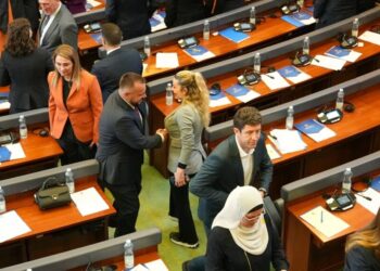 Partitë pro seancës konstituive në Kosovë, por pa qëndrime të ndryshuara