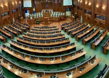“Ngërç” në Kuvendin e Kosovës, nuk votohet raporti i Komisionit për mandate