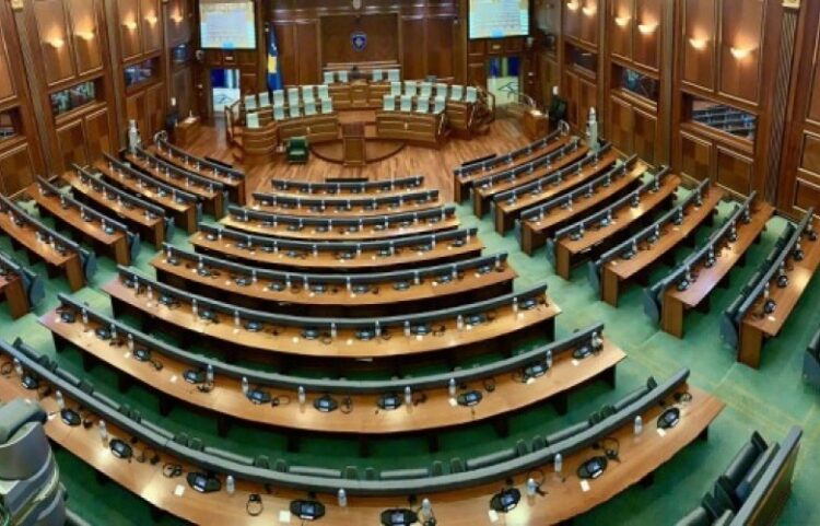 “Ngërç” në Kuvendin e Kosovës, nuk votohet raporti i Komisionit për mandate