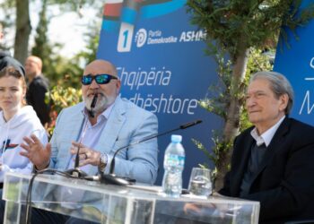 La Civita mesazh të rinjve: Nëse doni të ndryshoni të ardhmen, duhet të ngriheni