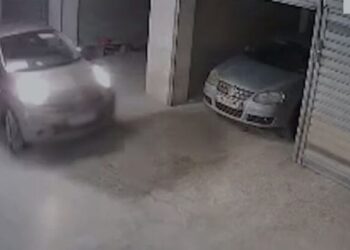 Vodhën një makinë nga garazhi, arrestohet në Tiranë 20-vjeçari dhe kërkohet bashkëpunëtori