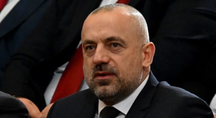 Kosova lëshon urdhër-arrest ndaj Millan Radoçiçit për krime lufte