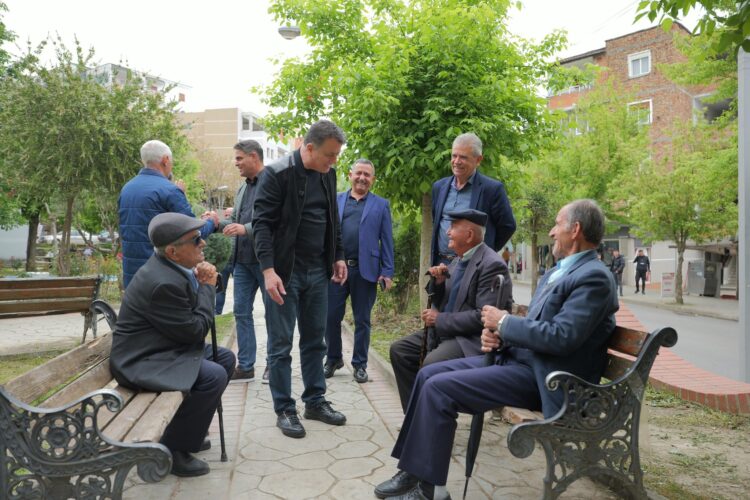 Noka me banorët e Gramshit: Ju nuk keni nevojë për një hajdut, por për qeveri që të punojë me zemër