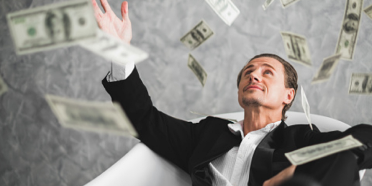 Kush qeverisë, burrat apo paraja?!