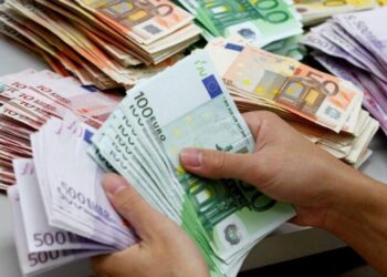 Këmbimi valutor 25 prill/ Me sa blihen e shiten dollari dhe euro