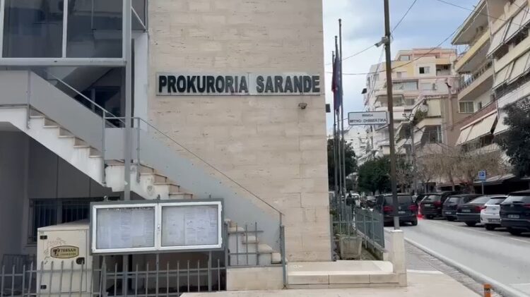 Goditi me thikë bashkëshorten, lihet në qeli Adriatik Bodini